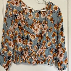 Long sleeve crop shirt